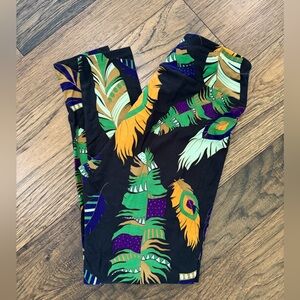 LuLaRoe Leggings in Black with Green, Yellow and Purple Feather Print